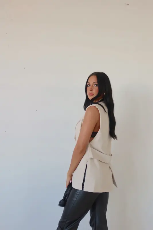 Maren Sleeveless Blazer In Beige